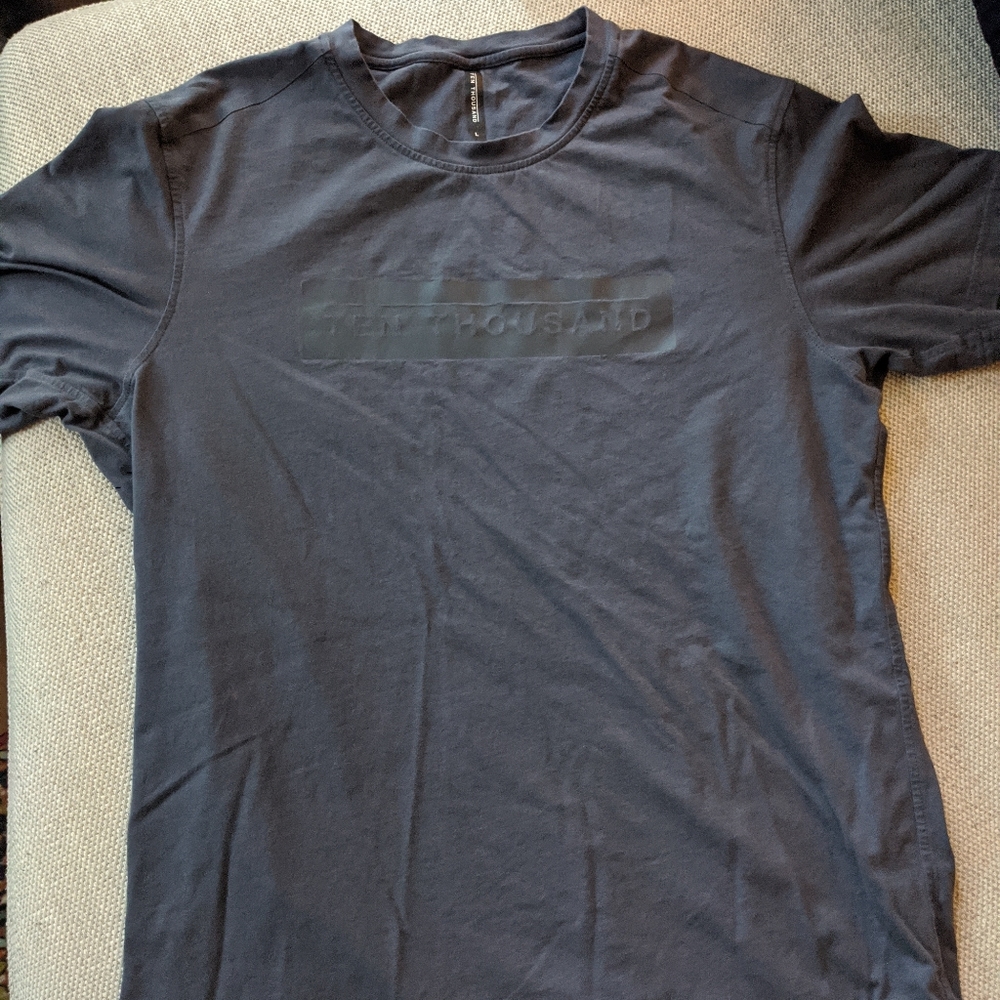 Ten thousand essential shirt large